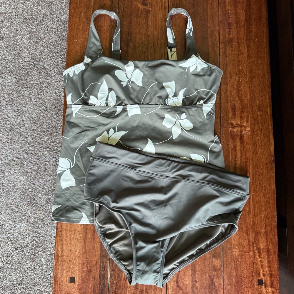 Women’s Lands End Tankini Swimsuit Set Size 12